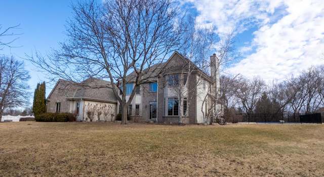 Photo of W290N3820 Fox Field Ct, Pewaukee, WI 53072
