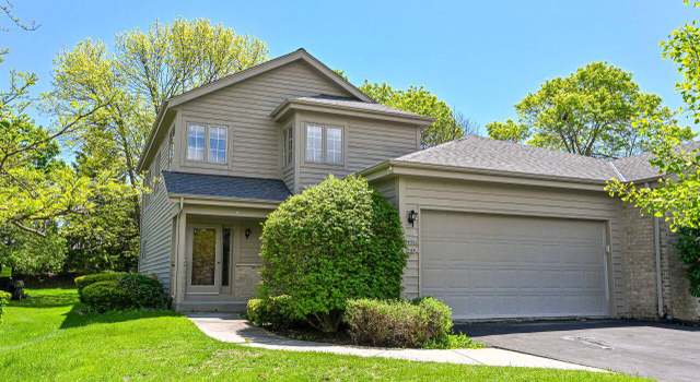Photo of 10702 N De La Warr Cir, Mequon, WI 53092
