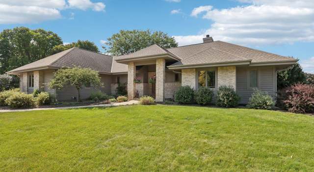 Photo of W295N1777 Prairie Wood Ct, Pewaukee, WI 53072