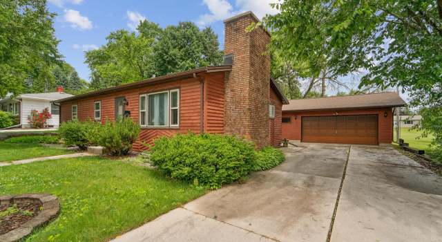 Photo of 2016 Jackson St, New Holstein, WI 53061