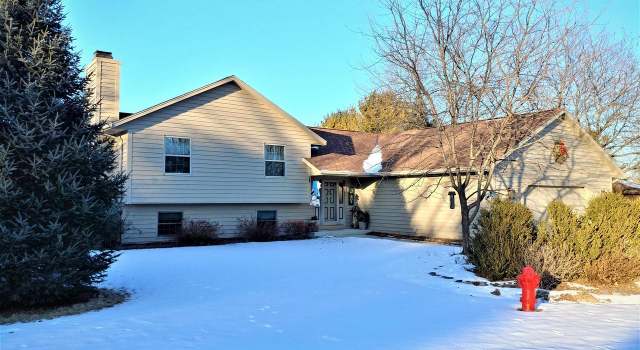 Photo of 2736 Windepoint Ct, Sheboygan, WI 53083