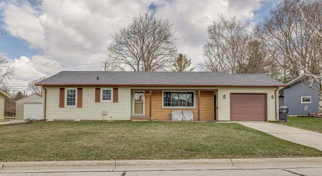 Photo of 308 River Hills Dr, Sheboygan Falls, WI 53085