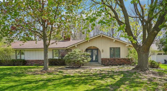 Photo of N26W22252 Ridgewood Ln, Waukesha, WI 53186