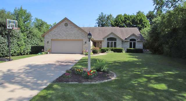 Photo of N52W14273 Thornhill Dr, Menomonee Falls, WI 53051