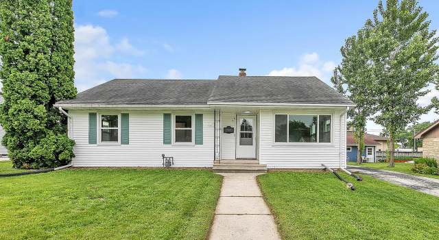 Photo of 55 Oak St, Chilton, WI 53014
