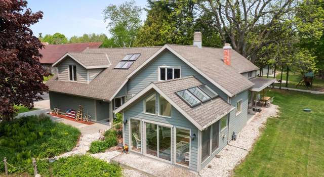 Photo of 4014 Maplewood Rd, Two Rivers, WI 54241