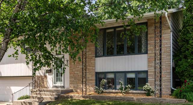 Photo of 1010 Orchard Dr, Manitowoc, WI 54220