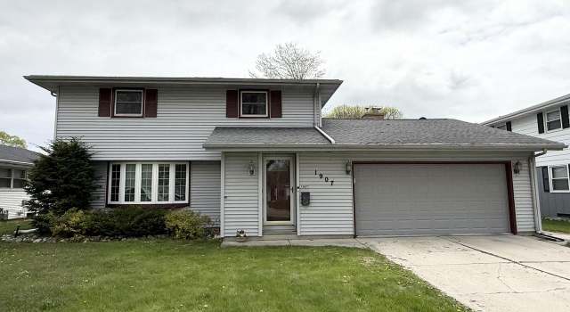 Photo of 1907 N 27th Pl, Sheboygan, WI 53081