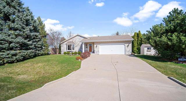 Photo of 8070 S Long Meadow Dr, Oak Creek, WI 53154
