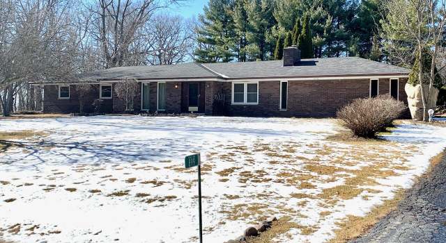Photo of 899 Tara Hill West, Hartford, WI 53027