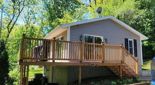 Photo of 32901 Clarence St, Burlington, WI 53105