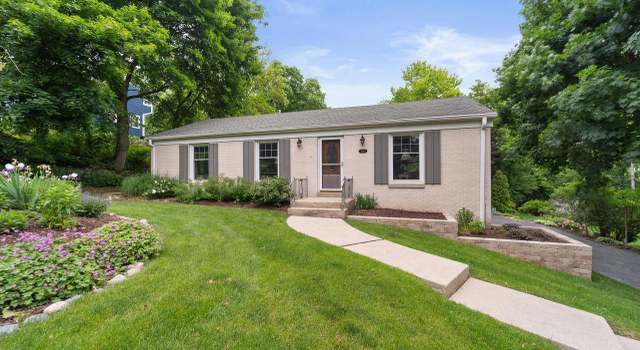 Photo of 1060 Hawthorne Ln, Brookfield, WI 53005