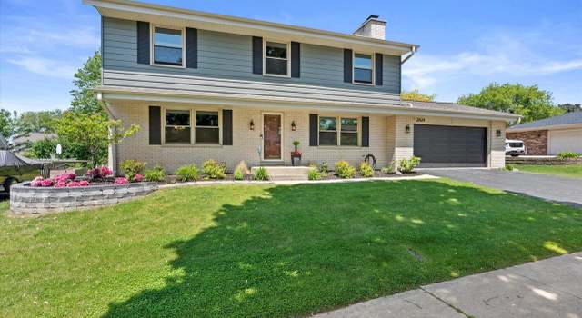 Photo of 2824 Minot Ln, Waukesha, WI 53188