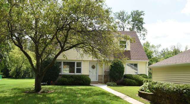 Photo of 238 Green Bay Rd, Thiensville, WI 53092