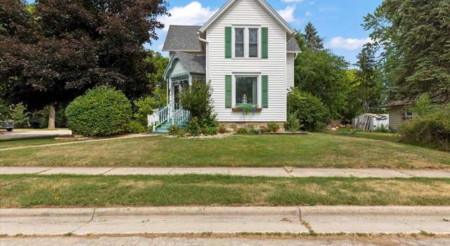 Photo of 301 S 3rd St, Waterford, WI 53185