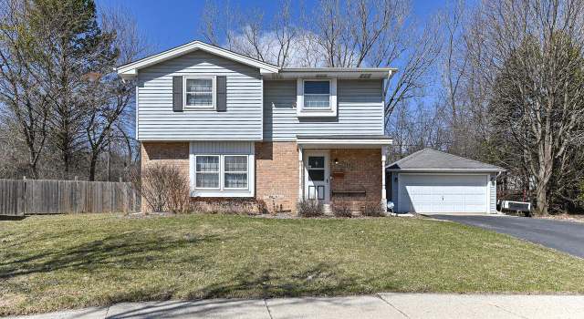 Photo of 2114 Cardinal Dr, Waukesha, WI 53186