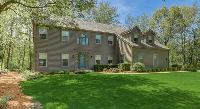 Photo of W299N1031 St James Way, Waukesha, WI 53188