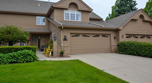 Photo of 8505 S Country Club Dr, Franklin, WI 53132