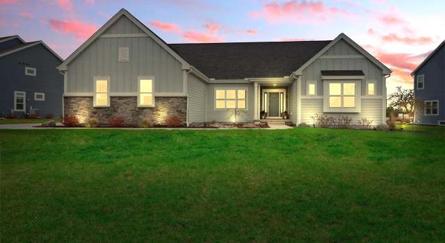Photo of 35198 Castle Rock Dr, Oconomowoc, WI 53066