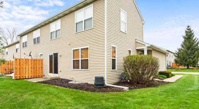 Photo of 1400 Hunters Ridge Dr #35, Genoa City, WI 53128