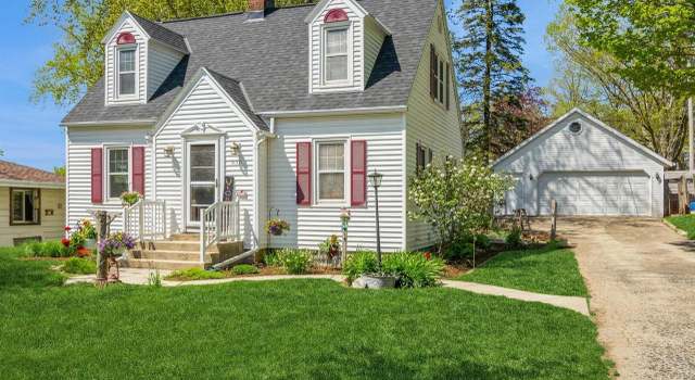 Photo of 930 Lina St, Mayville, WI 53050