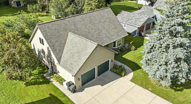 Photo of 813 High St, Oconomowoc, WI 53066