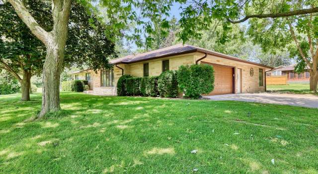 Photo of N77W14888 Wood View Dr, Menomonee Falls, WI 53051