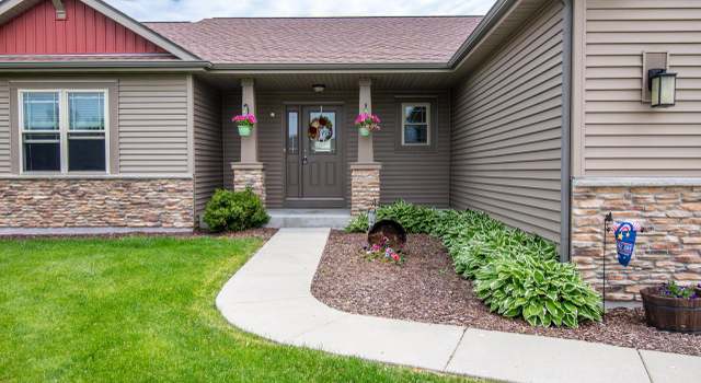 Photo of N7984 Woody Ln, Ixonia, WI 53036