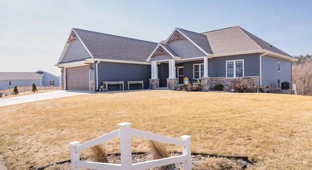 Photo of 521 Fairway Ter, Mayville, WI 53050