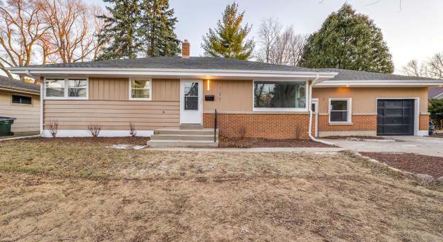 Photo of 737 W Riverview Dr, Glendale, WI 53209