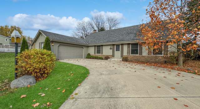 Photo of 3665 S Wilbur Ct, New Berlin, WI 53151