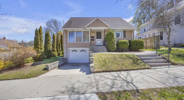 Photo of 913 Broadway Ave, Sheboygan, WI 53081