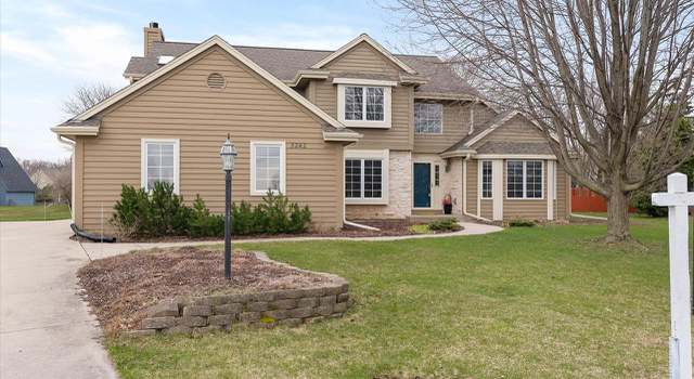 Photo of 3242 S Highpointe Ct, New Berlin, WI 53151