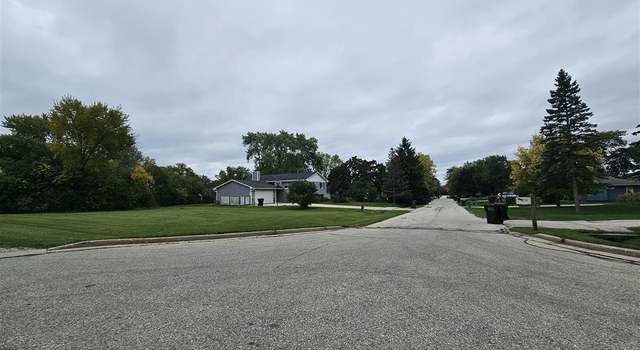 Photo of 1414 S 166th St, New Berlin, WI 53151