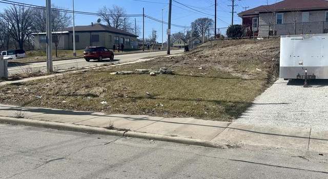 Photo of 1146 S Memorial Dr, Racine, WI 53403