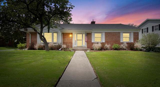 Photo of 12551 N Jacqueline Ct, Mequon, WI 53092