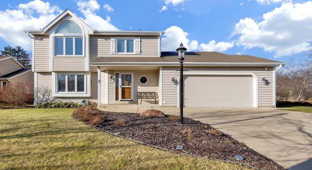 Photo of 3905 S Cavendish Rd, New Berlin, WI 53151