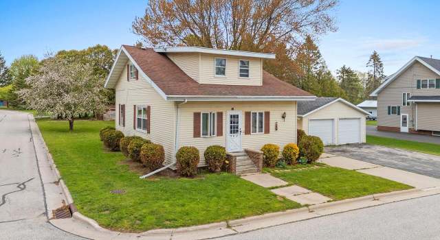 Photo of 500 Birchwood Dr, Francis Creek, WI 54214