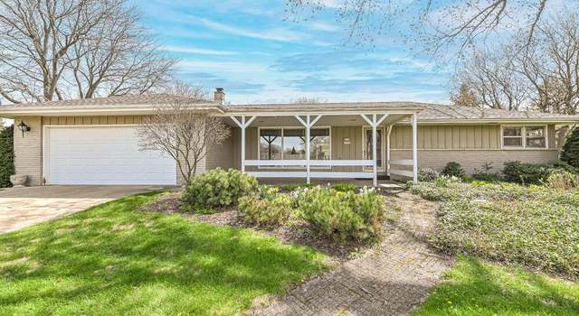 Photo of W250S3330 Hemit Ave, Waukesha, WI 53189