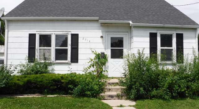 Photo of 2814 Harding Pl, Manitowoc, WI 54220