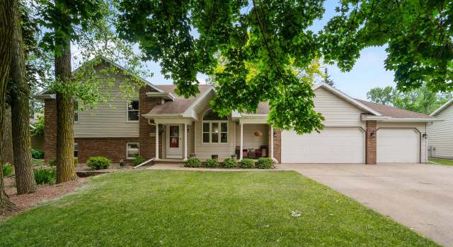 Photo of 1434 Alcan Dr, Menasha, WI 54952
