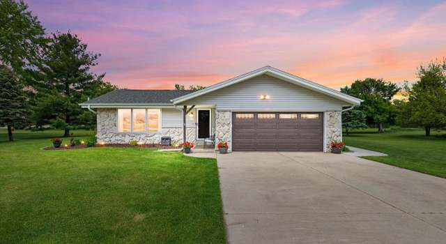 Photo of 217 Karin Dr, North Prairie, WI 53153
