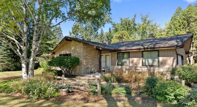 Photo of 1506 W River Oaks Ln, Mequon, WI 53092