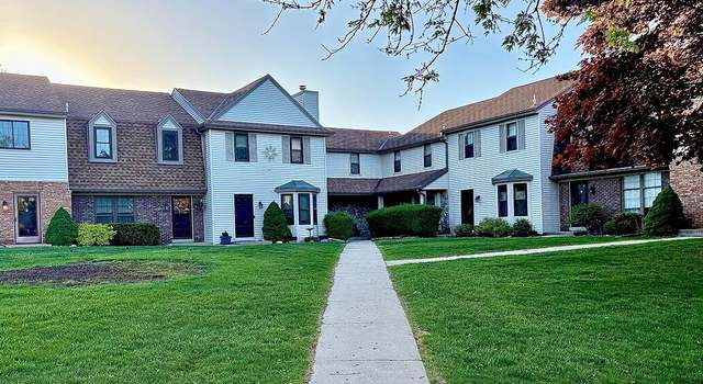 Photo of 330 Willow Grove Dr Unit E, Pewaukee, WI 53072