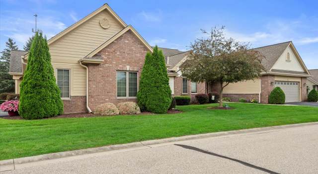 Photo of 207 Eagles Cove Cir, North Prairie, WI 53153