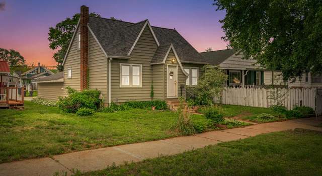Photo of 2118 Charles St, La Crosse, WI 54603