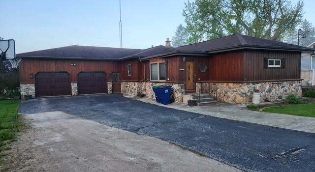 Photo of 612 Fond Du Lac St, Mount Calvary, WI 53057