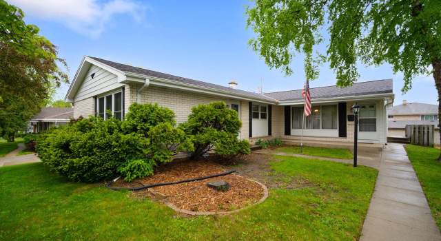 Photo of 2016 Coronado St #2018, Waukesha, WI 53189