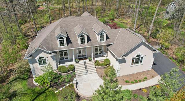 Photo of 585 Meadow Ln, Elm Grove, WI 53122