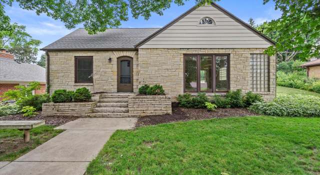 Photo of 304 Oxford Rd, Waukesha, WI 53186